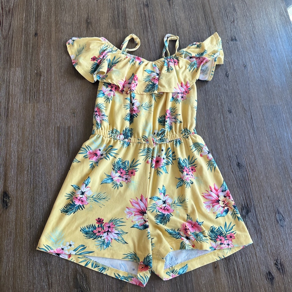 3/27$ Girls Tropical Floral Romper size S(7/8)